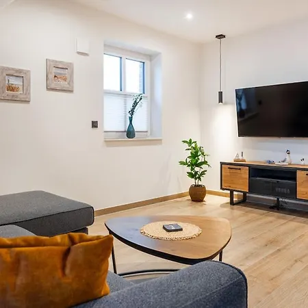 With 2 Bedrooms * غريتسيل